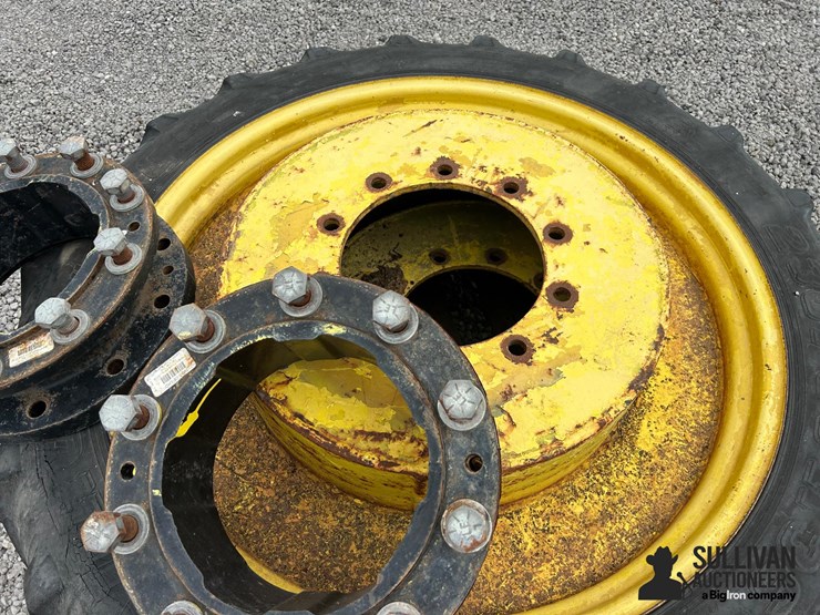 john-deere-230-image-8