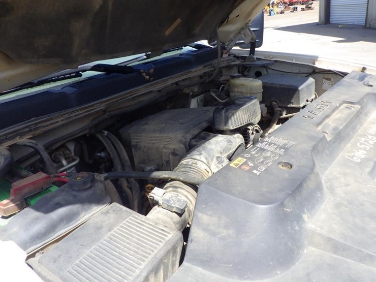 2013-chevrolet-2500hd-image-9