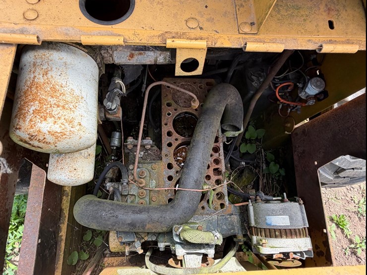 new-holland-l555-image-9