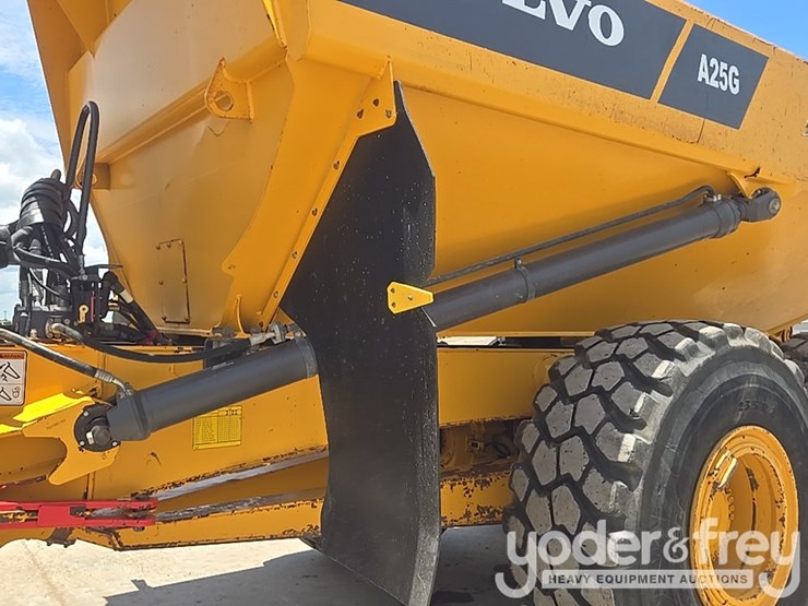 2022-volvo-a25g-image-15