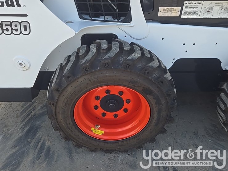 2018-bobcat-s590-image-12