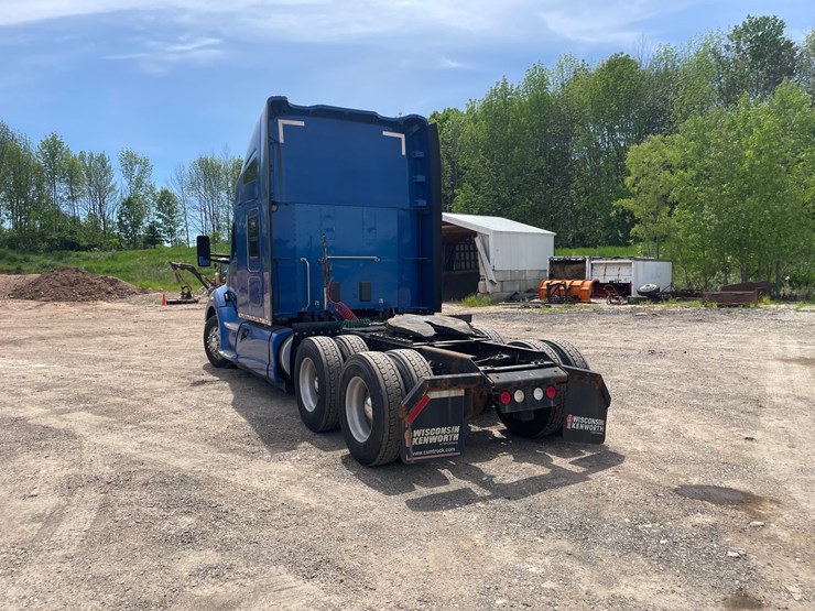 2015-kenworth-t680-image-7