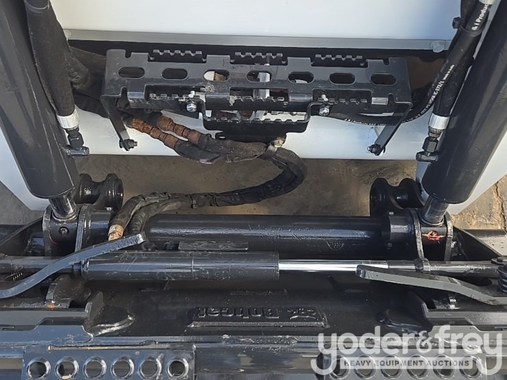 2018-bobcat-s590-image-19