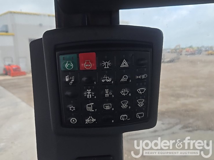 2011-deere-772g-image-53
