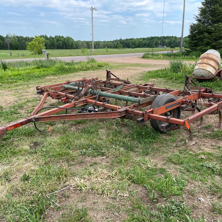 #212 • Field Cultivator 187" Wide (Ringle, WI)