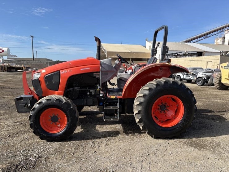 2018-kubota-m5-111d-image-5