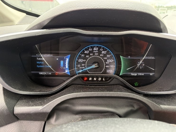 2016-ford-c-max-sel-hybrid-sedan-image-27