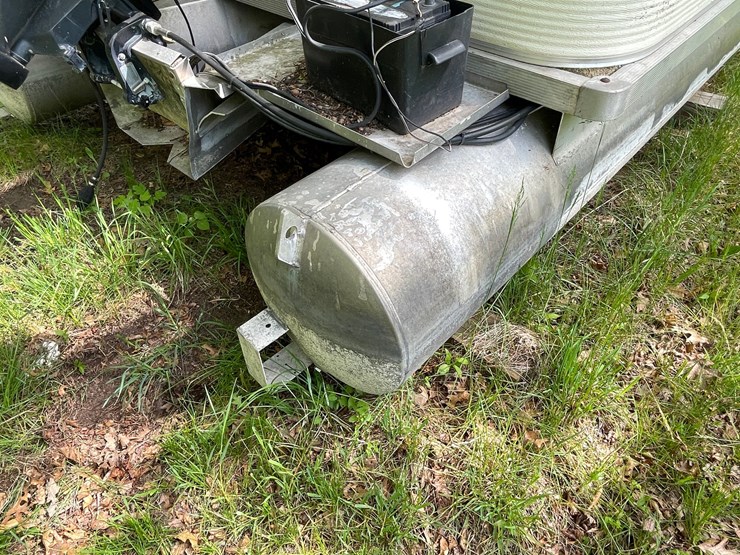 #502-•-northwood-pontoon-with-motor-(no-title)-(spring-brook,-wi)-image-30