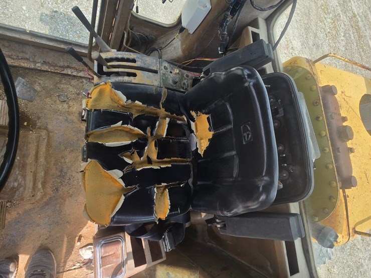 1981-caterpillar-12g-image-40