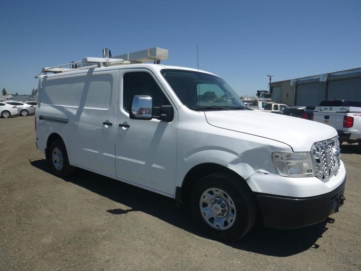 2016-nissan-nv2500-image-2