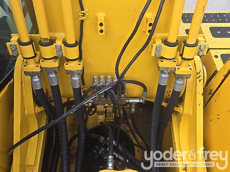 2023-komatsu-pc490-lc-10-image-33
