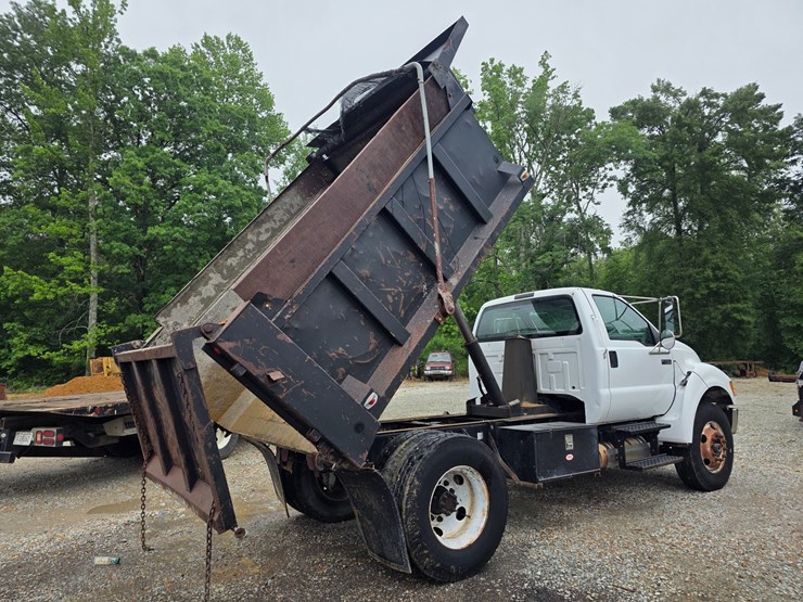 2008-ford-f750-image-15