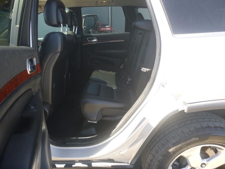 2012-jeep-grand-cherokee-image-6