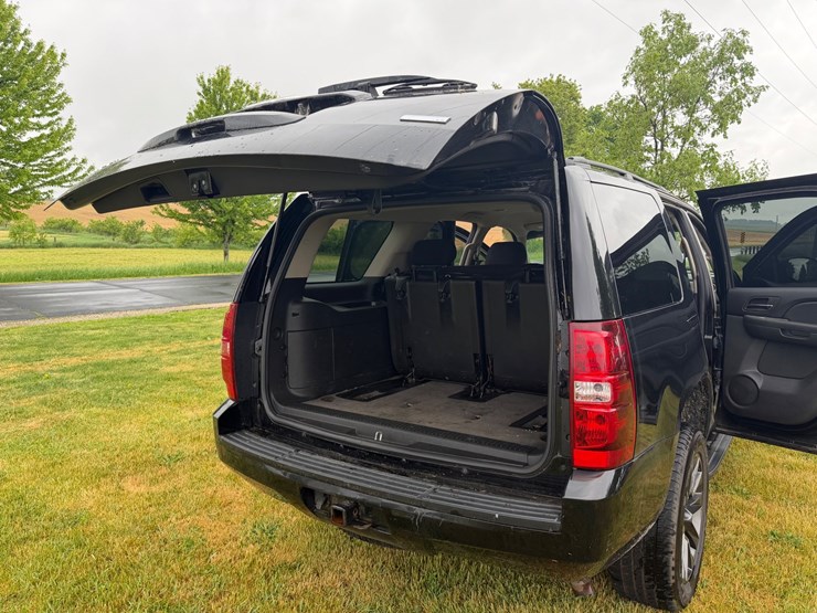 2010-chevrolet-tahoe-image-6