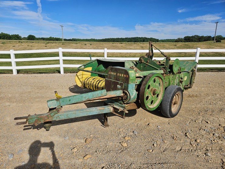 john-deere-24t-image-1