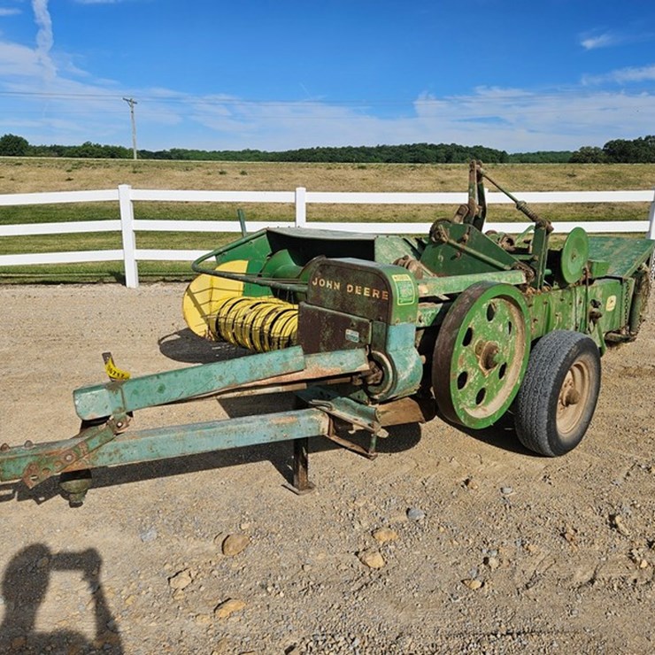 JOHN DEERE 24T