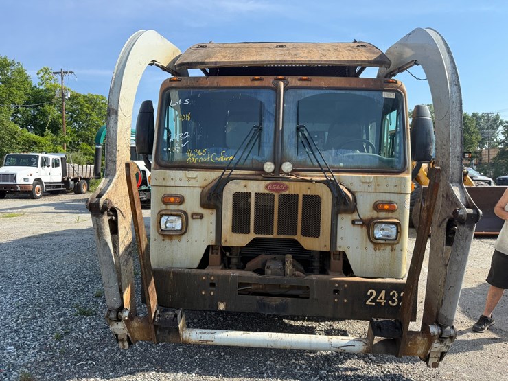 #5-•-2018-peterbilt-mammoth-front-loader-image-3