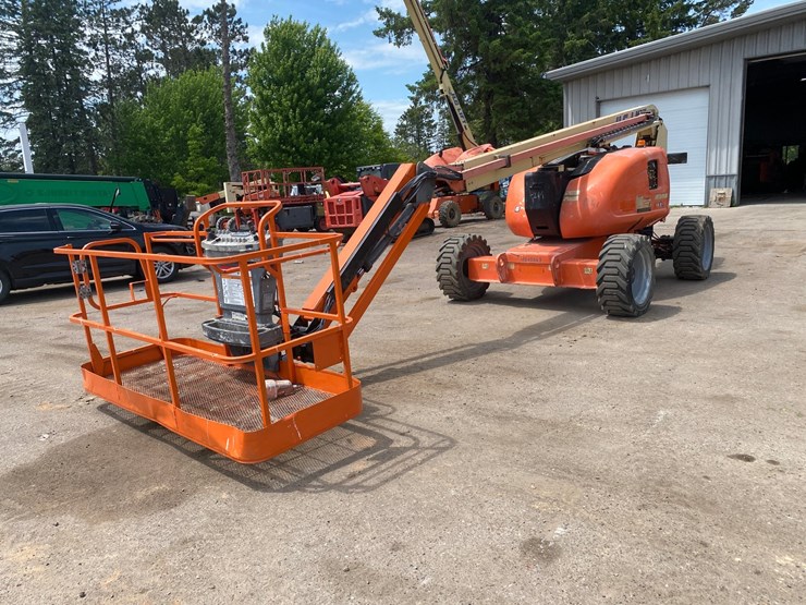 2012-jlg-600aj-image-13