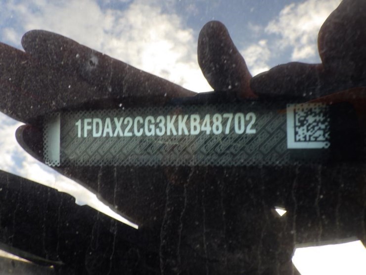2019-ford-transit-image-16