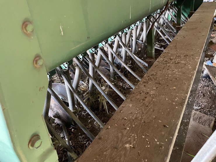 john-deere-8300-image-23