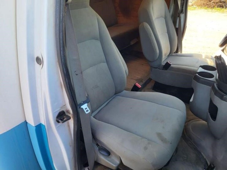 2009-ford-e450-image-24