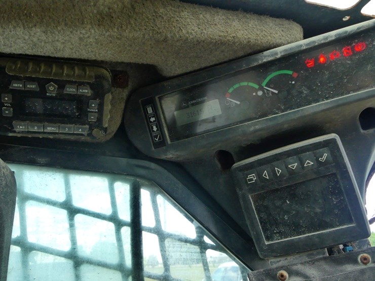 2021-deere-332g-image-13