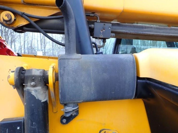 2010-jcb-510-56-image-43