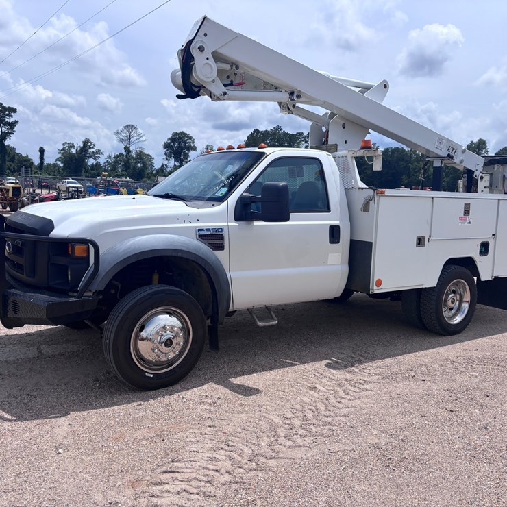2009 FORD F550