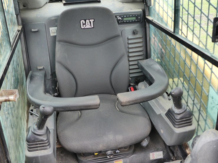 2022-caterpillar-259d3-image-13