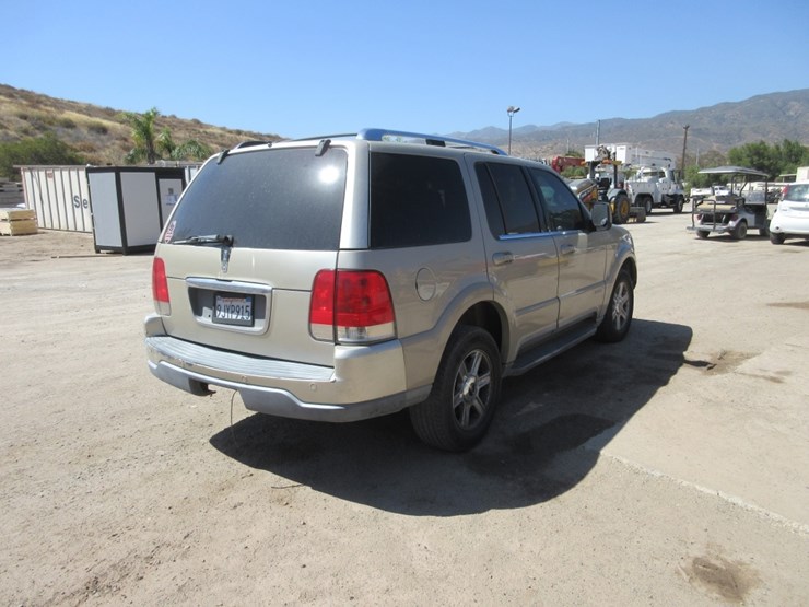 2005-lincoln-aviator-image-3