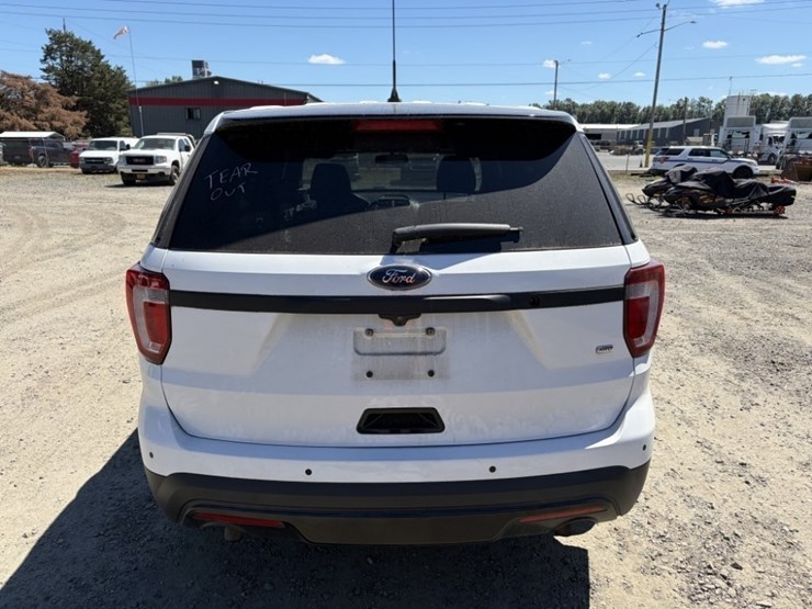 2017-ford-explorer-image-5