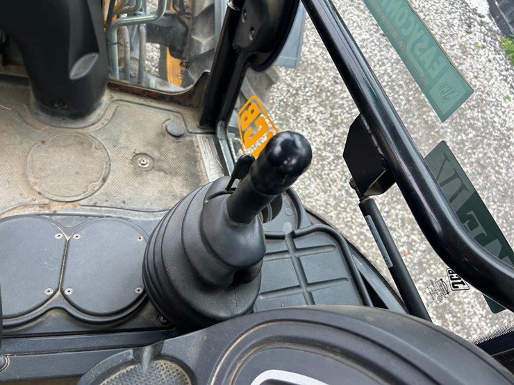 jcb-4cx-image-27