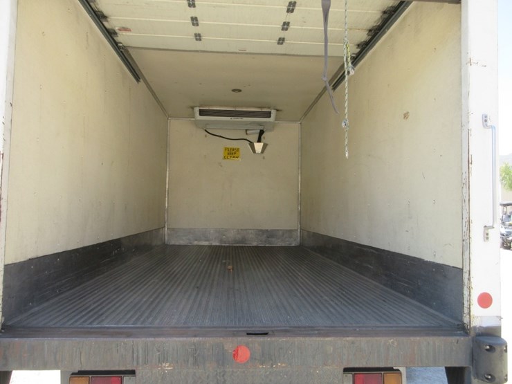 2015-hino-195h-image-12