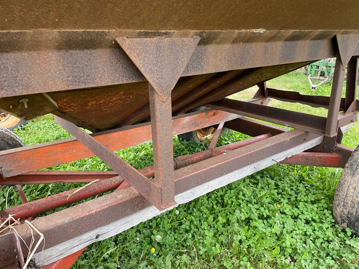 #224-•-gravity-box-on-running-gear-(ringle,-wi)-image-10