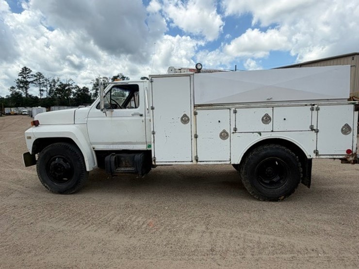 1984-ford-f600-image-5