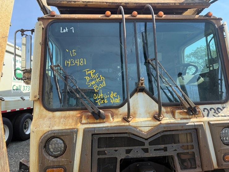 #7-•-2015-mack-heil-front-loader-image-65
