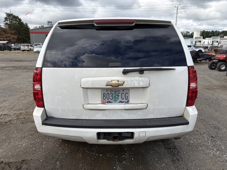 2010-chevrolet-tahoe-image-5