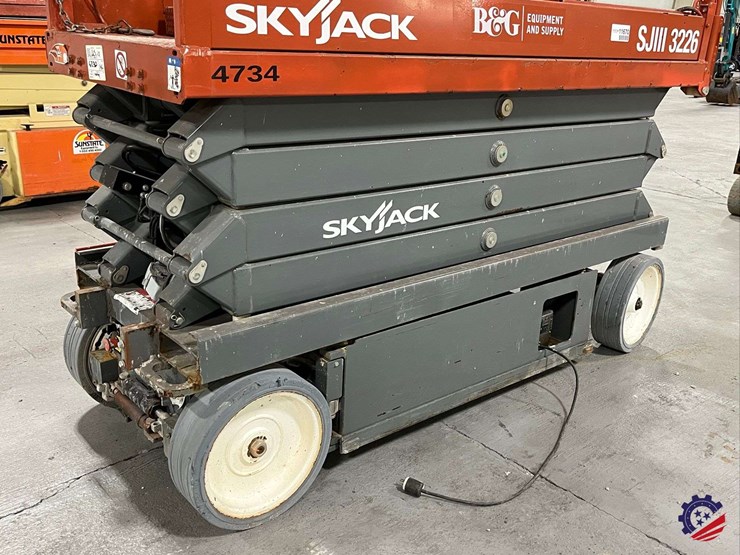 skyjack-sj111-3226-scissor-lift-image-10