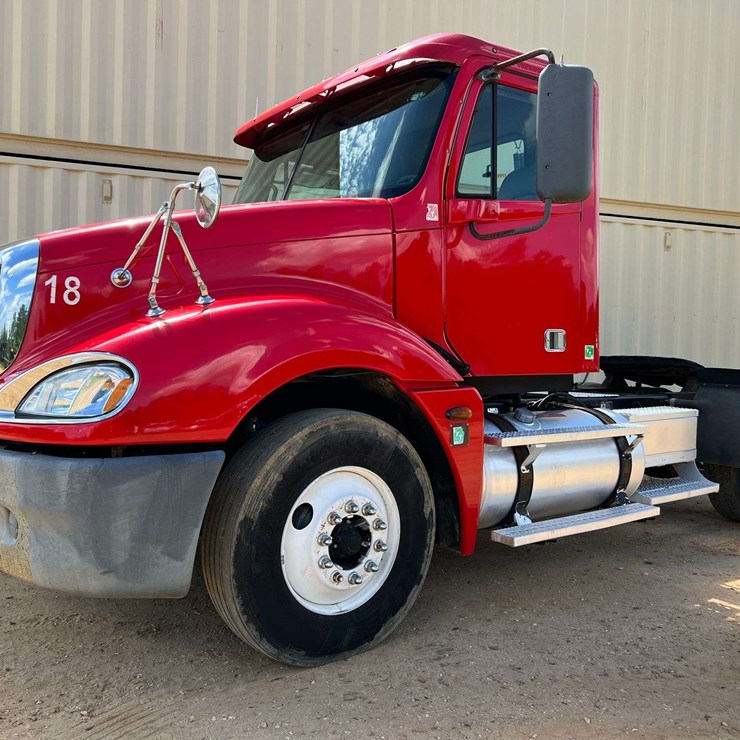 2006 FREIGHTLINER COLUMBIA 120
