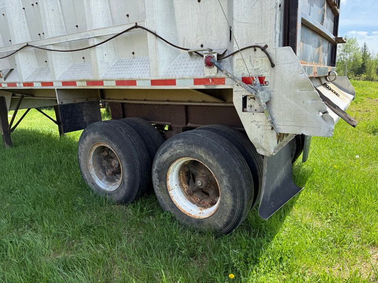 #468-•-1979-easton-pusher-28'-semi-pusher-trailer-(has-wi-title)-(stanley,-wi)-image-10