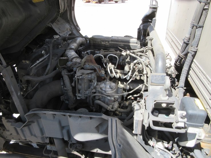 2015-hino-195h-image-5