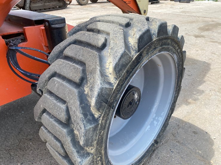 2012-jlg-600aj-image-26