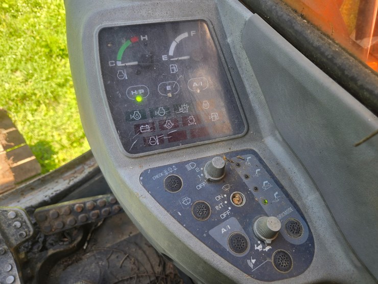 hitachi-ex160-lc-image-58