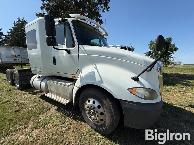 2015-international-prostar-image-3