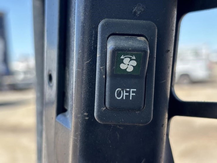 2019-bobcat-t595-image-24