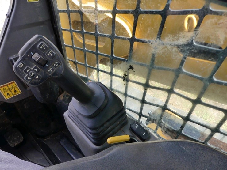 2024-caterpillar-255-image-14