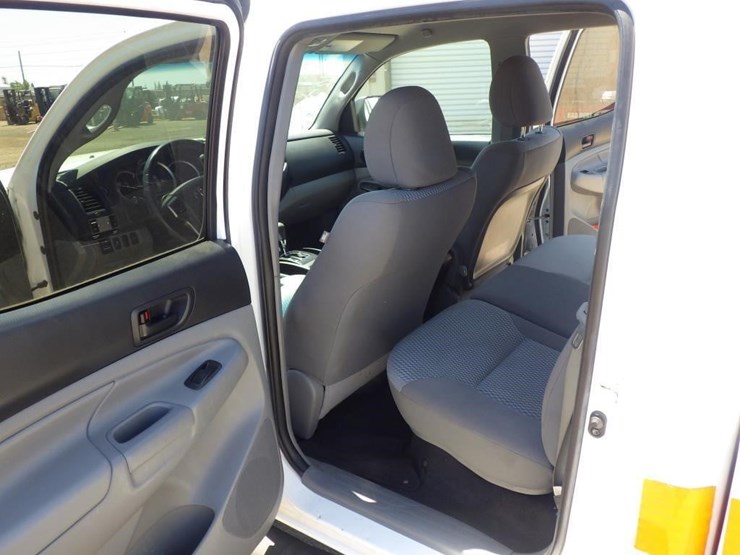 2013-toyota-tacoma-image-7