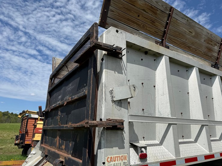 #468-•-1979-easton-pusher-28'-semi-pusher-trailer-(has-wi-title)-(stanley,-wi)-image-28