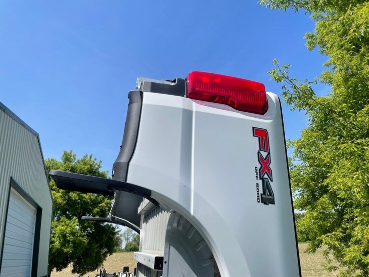 2024-ford-f250-image-16