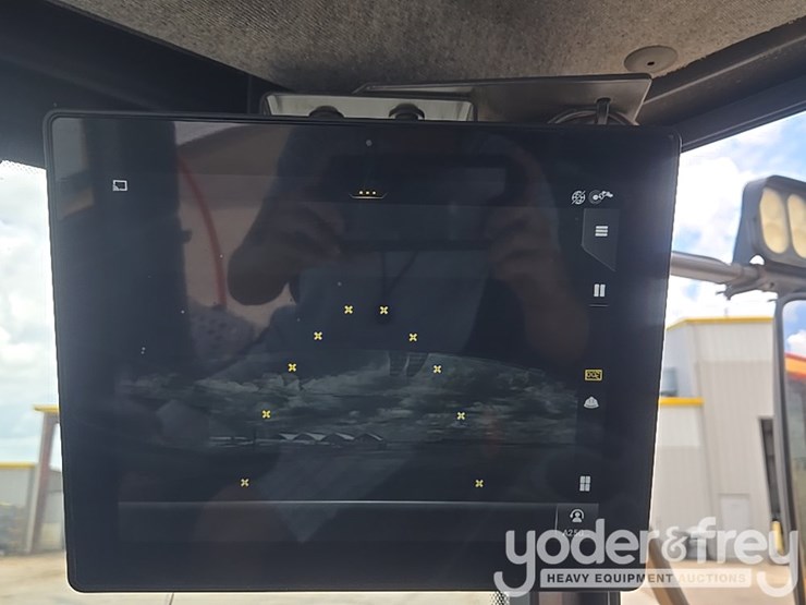 2022-volvo-a25g-image-61
